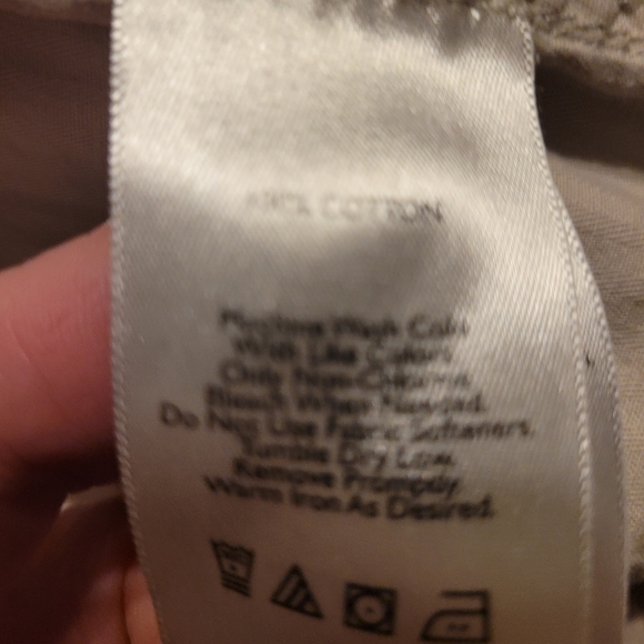 FINAL CLEARANCE. Khaki Edfie Bauer cuffed shorts - Picture 4 of 4